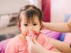 Trẻ bị bệnh hô hấp khi giao mùa có nên tự ý sử dụng kháng sinh?
