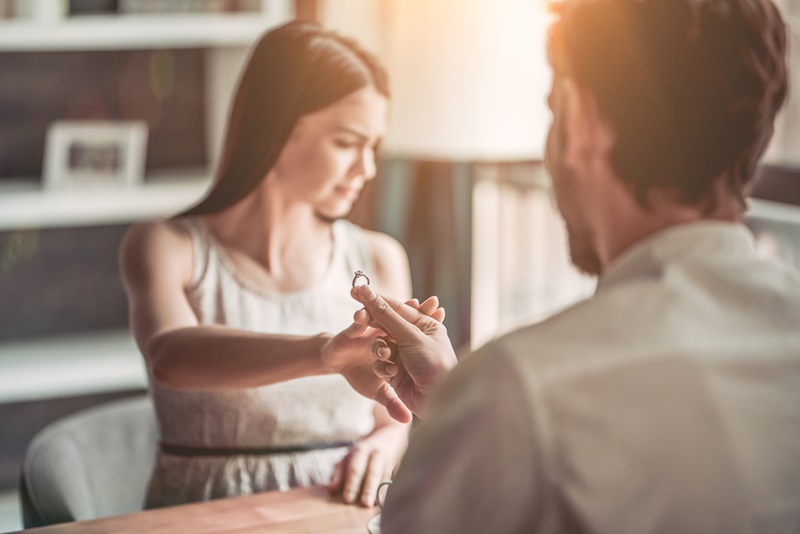 Các nước trên thế giới đánh thuế người độc thân như thế nào?
